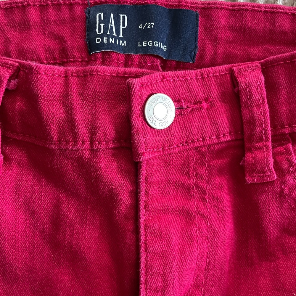 GAP Women's Ankle Jeans in Vibrant Pink